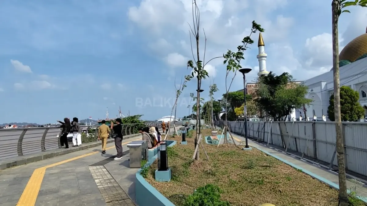 Teras Samarinda Tahap II siap dibuka dengan pengamanan, parkir, penyeberangan, dan pemeliharaan kawasan. (DOK. DENNY/KP)
