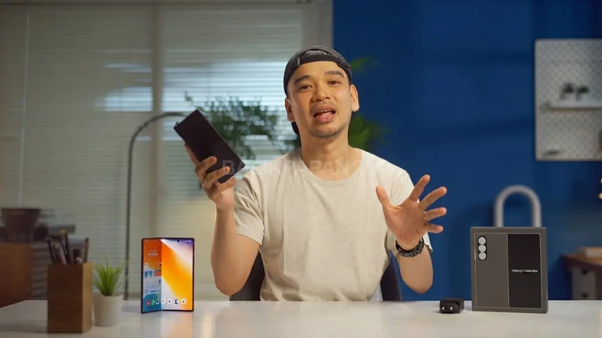Galaxy Z Fold8 Ultra hadir dengan baterai 5.000 mAh, menawarkan daya tahan sekitar 20 persen lebih baik dibanding generasi sebelumnya. (BTV/AI)