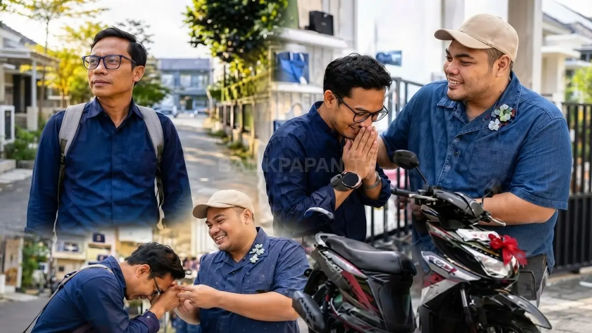 Ivan Gunawan memberikan sepeda motor kepada Abdullah, guru honorer Pasuruan yang viral karena perjuangannya mengajar. (BTV/AI)
