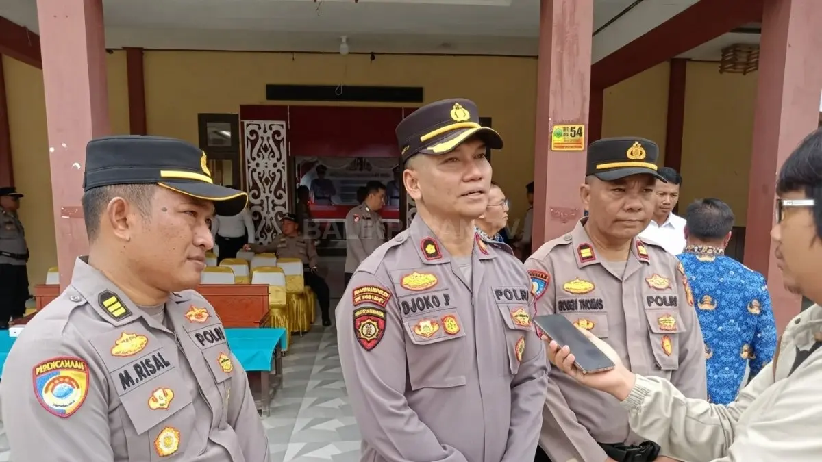Kelangkaan BBM di Long Apari picu antrean warga, Polres Mahulu perketat pengamanan untuk menjaga penyaluran tetap tertib. (BTV/AI) (IST)