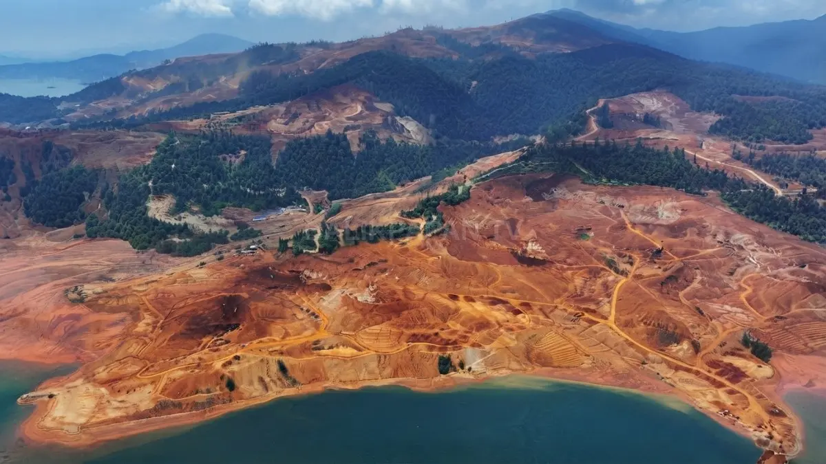 OJK percepat regulasi BMKS untuk membentuk harga referensi Indonesia dan meningkatkan transparansi perdagangan komoditas strategis nasional [BTV:AI]