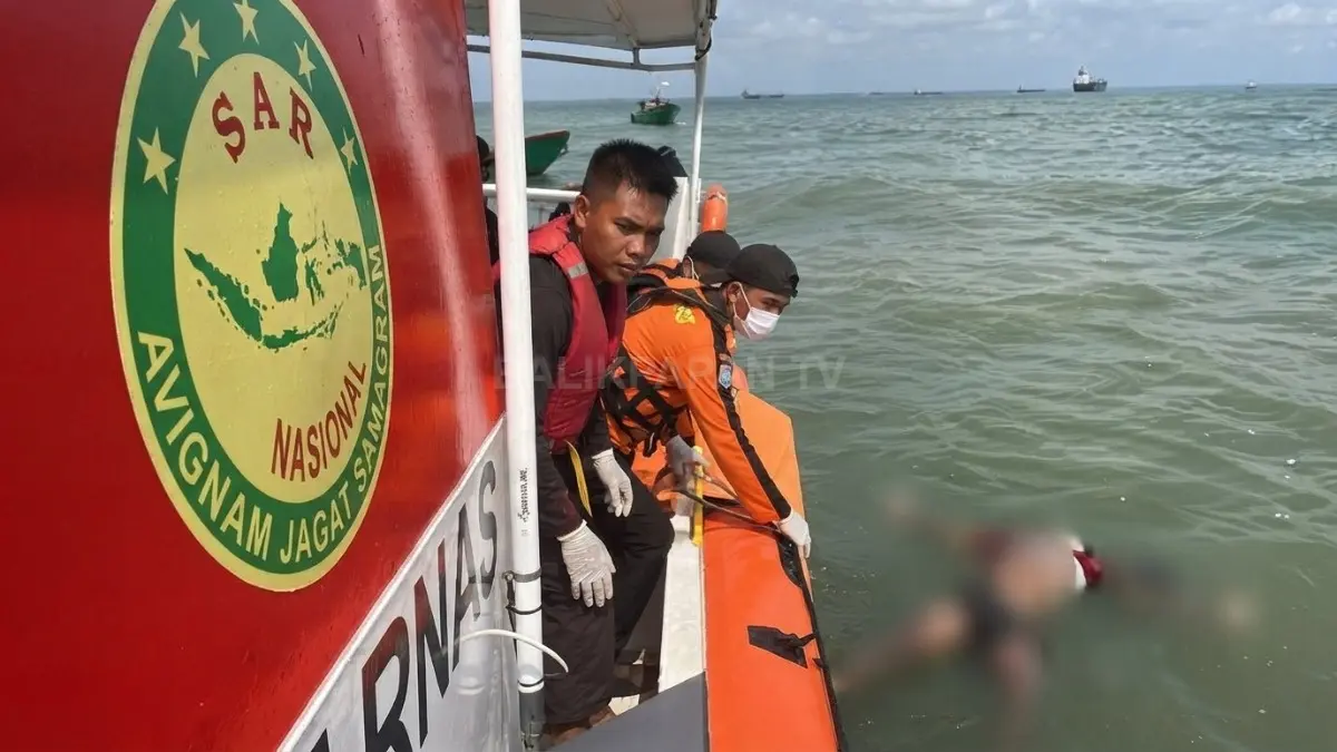 Unsur gabungan melakukan koordinasi dalam operasi pencarian penumpang KM Bukit Siguntang.