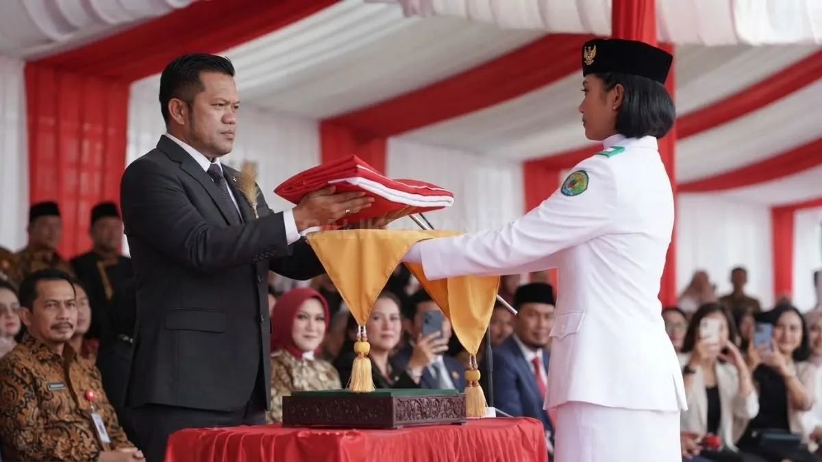 Gubernur Kaltim Rudy Mas’ud memimpin Upacara HUT Ke-81 RI di Stadion Kadrie Oening Sempaja Samarinda.