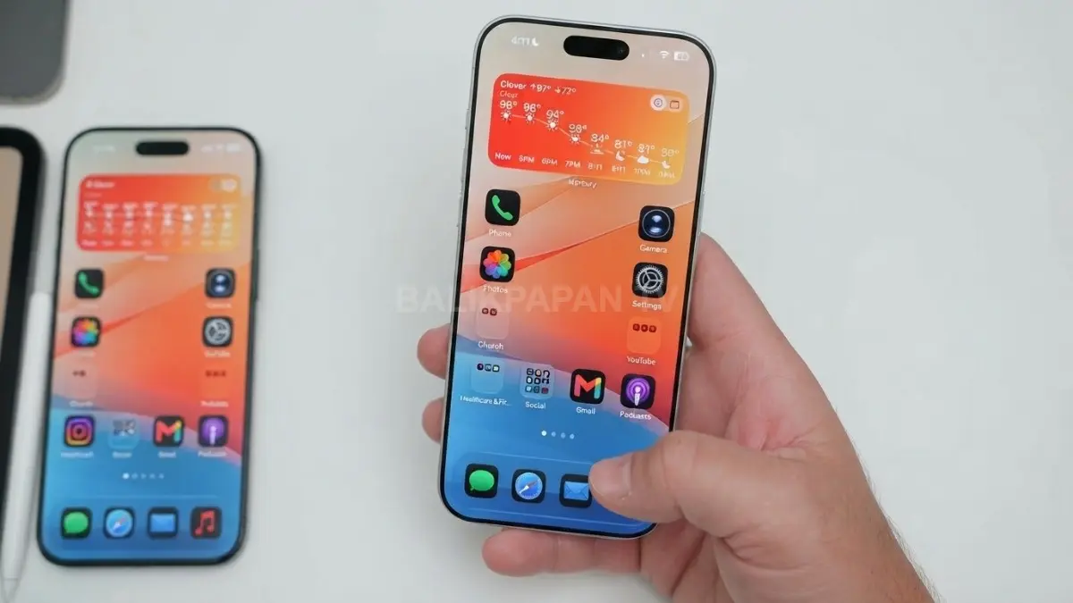 iOS 27 beta 6 masih menyisakan bug wallpaper yang membuat tampilan Home Screen terlihat lebih redup dibanding Lock Screen. (BTV/AI)