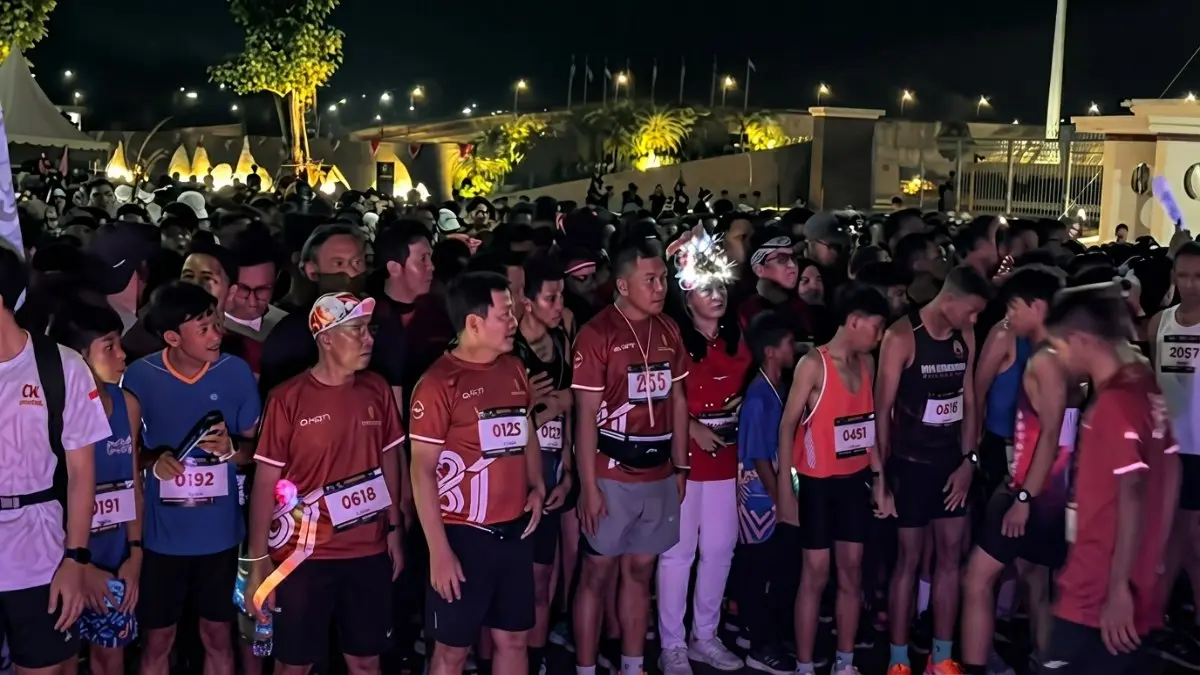 Merdeka Night Run di IKN diikuti lebih dari 3.000 peserta sebagai ajang olahraga dan pengenalan kawasan Nusantara. (Sumber: YouTube Balikpapan TV)