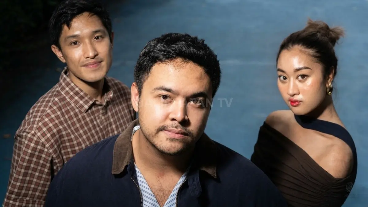 Nadhif Basalamah bersama Aisha Retno dan Aziz Harun membawakan kolaborasi “Kota Ini Tak Sama Tanpamu”. (BTV/AI)