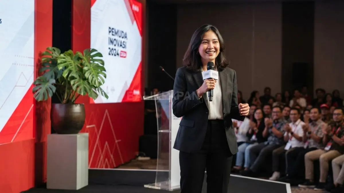 Tanaman hijau menyeimbangkan dekorasi merah putih, menciptakan sudut foto kemerdekaan yang natural dan Instagramable (BTV/AI)
