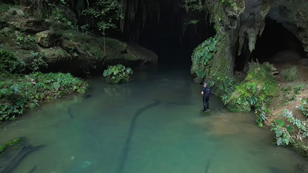 Perjalanan menuju Saranjana menelusuri sejarah, lokasi, mitos, dan misteri kota gaib di Pulau Laut. (Sumber: YouTube @Anak Pedalaman)