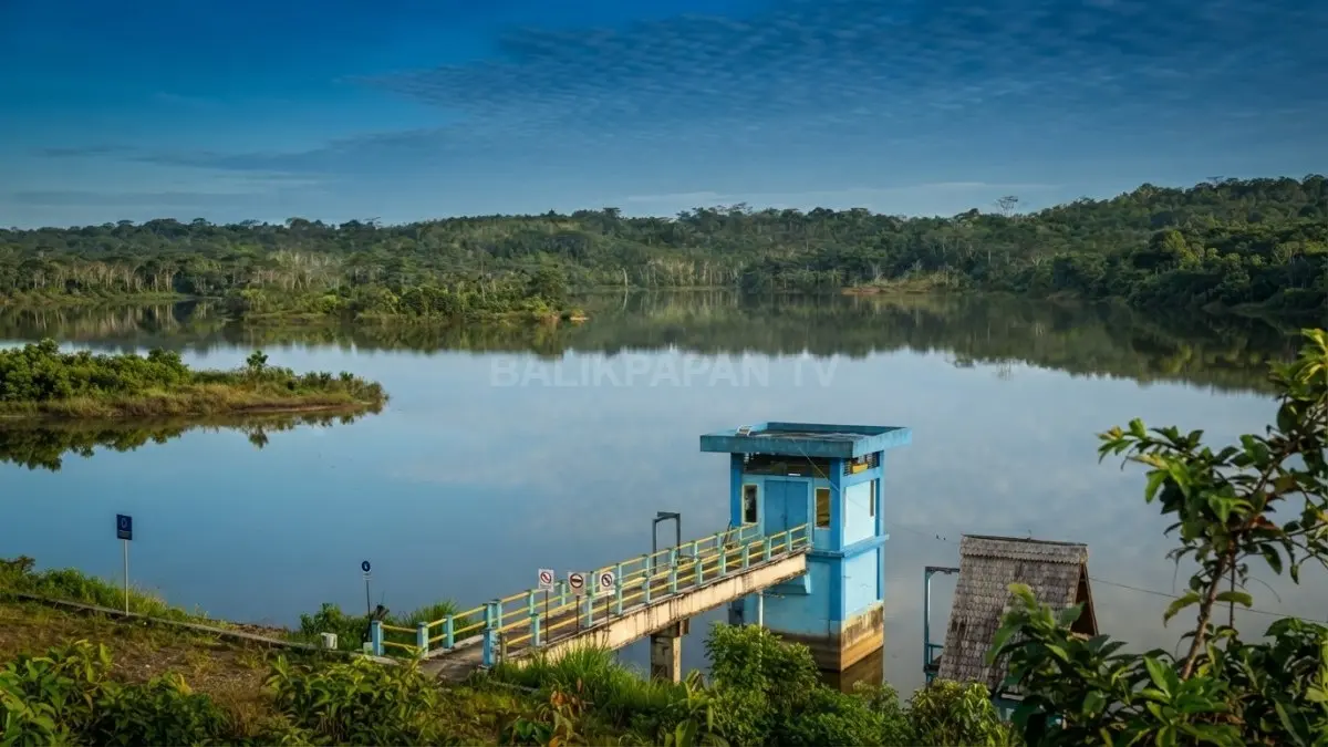 PTMB menyiapkan sumber air alternatif untuk mengantisipasi penurunan muka air Waduk Manggar akibat minimnya hujan. (BTV/AI)