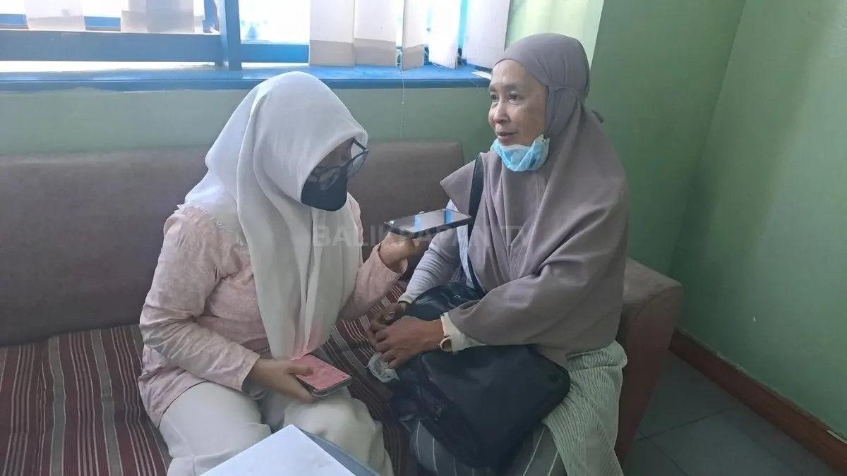 Wawancara tim media atas laporan kehilangan ibu Misdiana