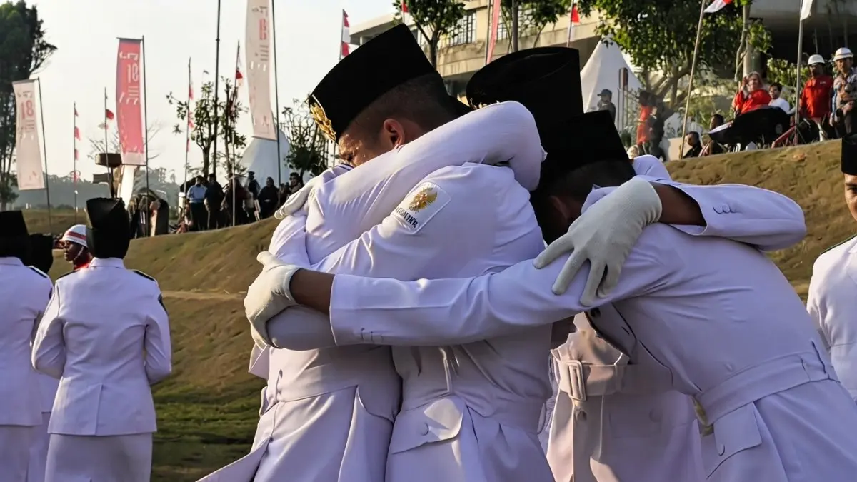 Dua pelajar Kukar bertugas di Paskibraka IKN sebagai pengalaman nasional dan kebanggaan bagi daerah asal. (Sumber: YouTube Balikpapan TV)