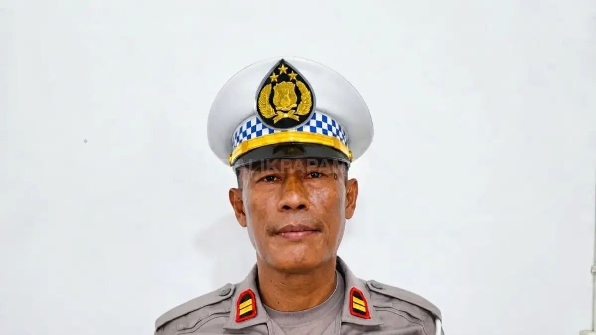 Satlantas Polres Mahulu menyoroti minimnya LPJU dan rambu lalu lintas yang tertutup dahan pohon di sejumlah titik rawan kecelakaan. (BTV/AI)