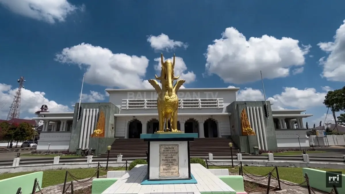 Museum Mulawarman di Tenggarong menjadi saksi sejarah Kesultanan Kutai Kartanegara dan budaya Kaltim.