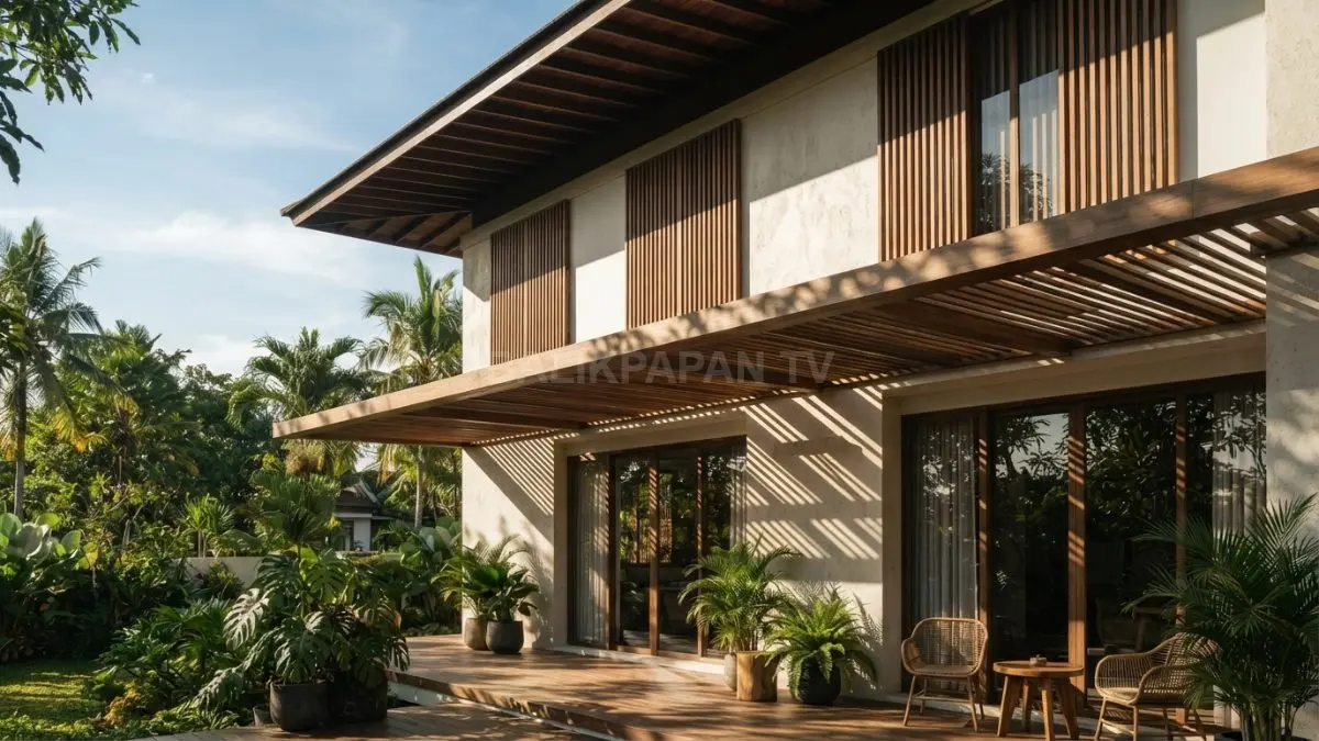 Teritisan, pergola, dan kisi-kisi menciptakan bayangan dinamis yang memperindah fasad sekaligus menyaring panas matahari. (BTV/AI)
