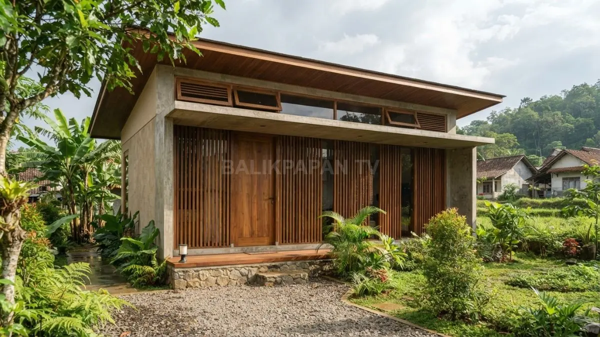 Ventilasi kayu berpadu kisi-kisi menciptakan fasad teduh, hangat, menjaga privasi, serta mendukung sirkulasi udara alami (BTV/AI)
