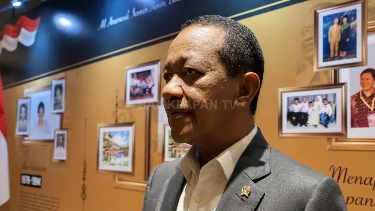 Menteri ESDM Bahlil Lahadalia saat peluncuran program PLTS 100 GWp di Gilimanuk, Bali.