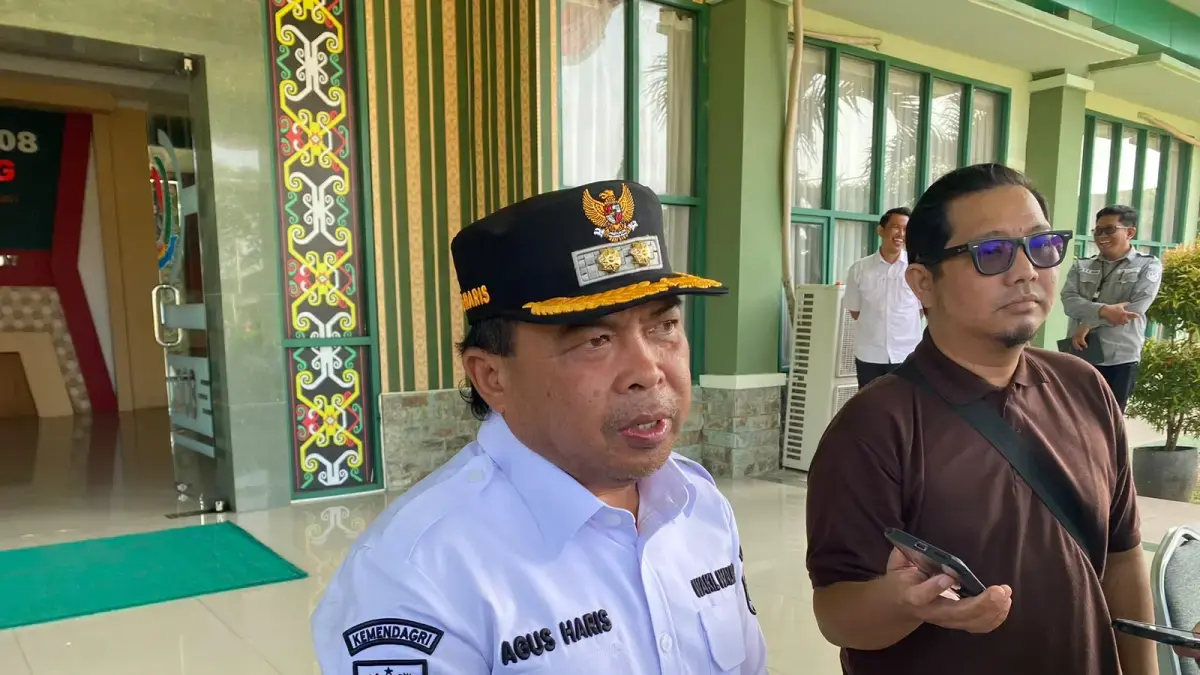 Lambannya pengadaan komponen eskalator pasar di Bontang mendapat sorotan Wakil Wali Kota. Pemkot Bontang kemudian melakukan koordinasi untuk menindaklanjuti proses pengadaan dan pemeliharaan fasilitas publik, termasuk kewajiban pembayaran sekitar Rp100 juta. (BTV/AI)