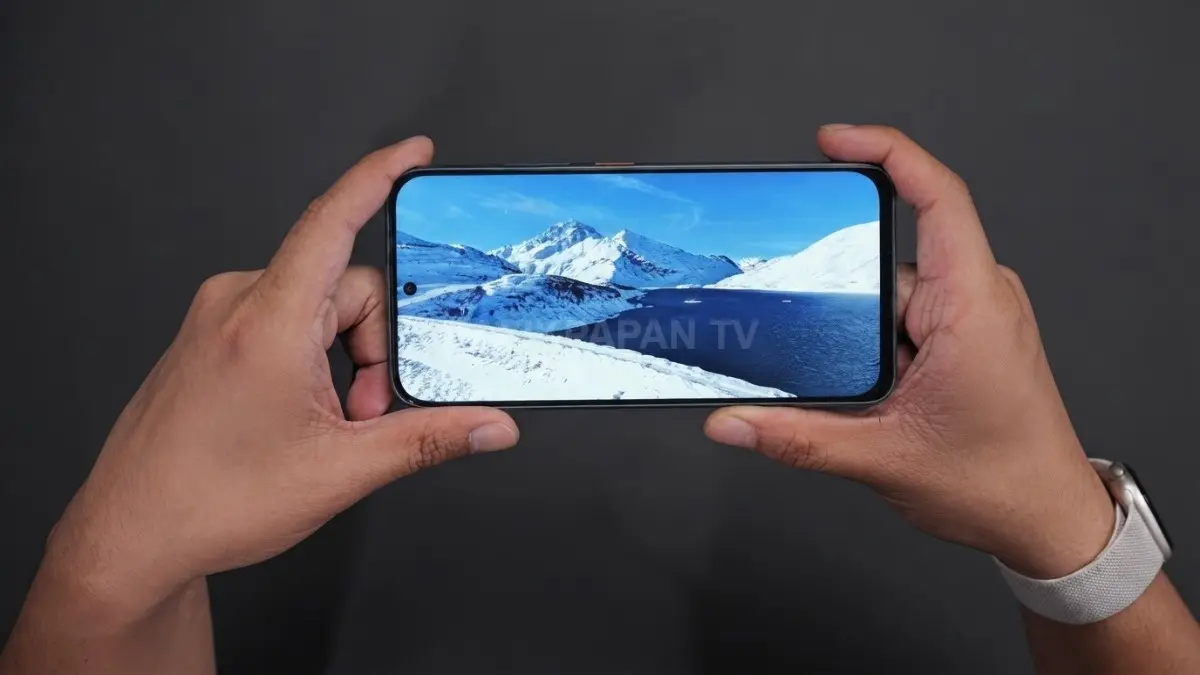 Tecno Pova 8 5G cocok untuk pengguna yang mengutamakan baterai besar, konektivitas 5G, dan fitur lengkap untuk aktivitas harian. Dengan bobot 225 gram dan panel IPS LCD, ponsel ini lebih pas sebagai perangkat serbaguna ketimbang smartphone gaming kelas berat. (BTV/AI)