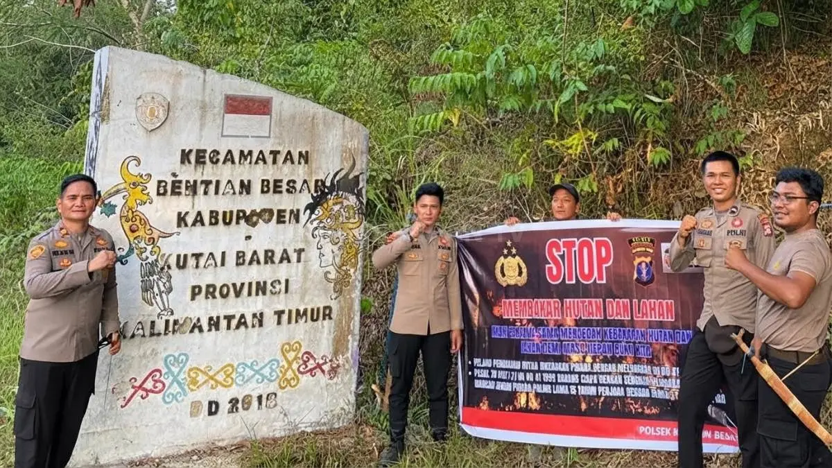 Polsek Bentian Besar memasang spanduk imbauan pencegahan Karhutla di sejumlah lokasi strategis Kecamatan Bentian Besar. (DOK. SUNARDI/KP)