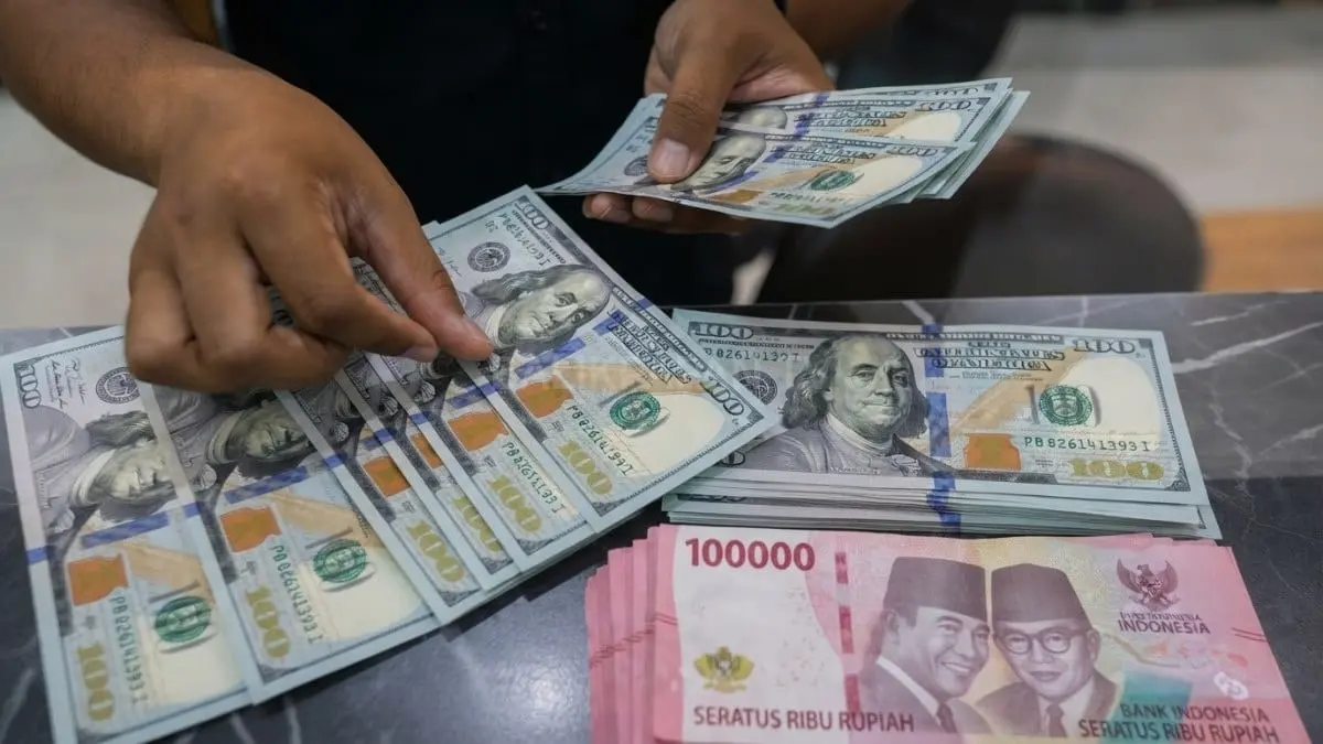 Rupiah tertekan dolar AS, pasar mencermati inflasi, perdagangan, kebijakan Bank Indonesia, serta ekonomi Kaltim