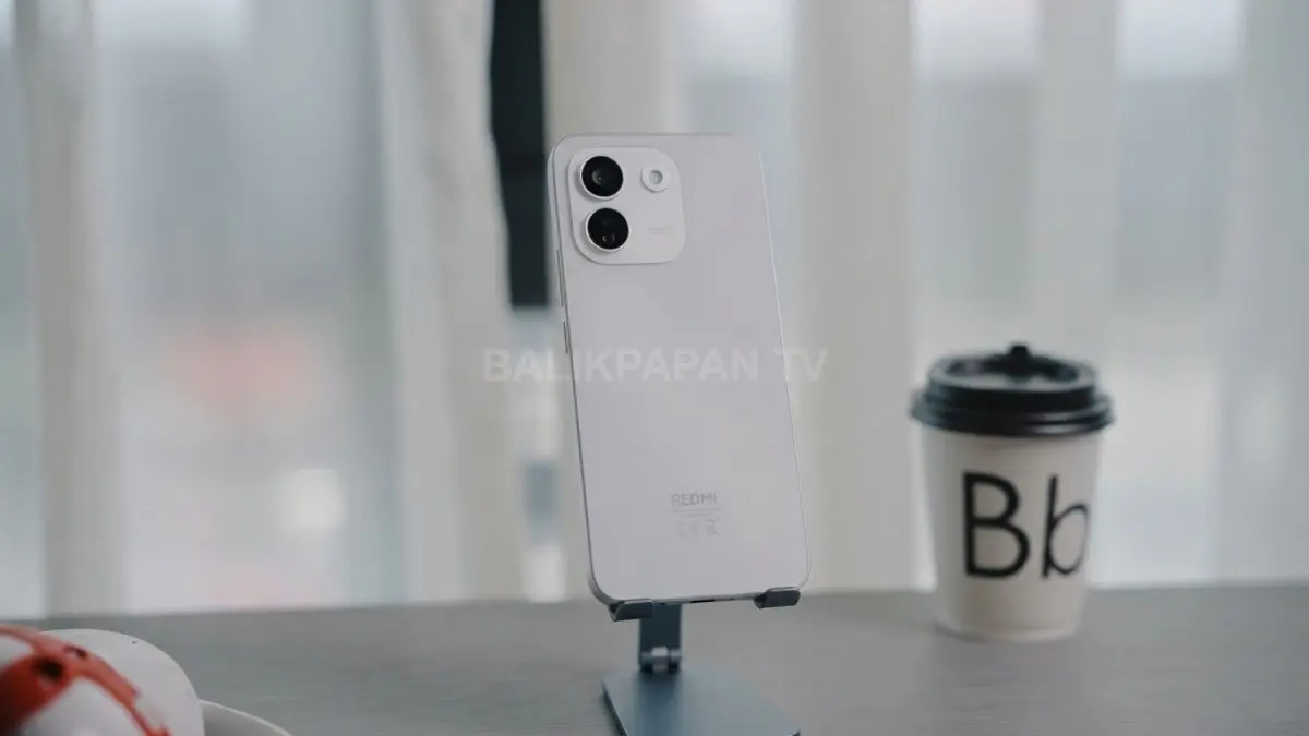 Redmi Note 17 Pro Max hadir sebagai varian teratas Redmi Note 17 dengan mengandalkan baterai Silicon-Carbon 10.000 mAh dan pengisian cepat 100W. Selain daya tahan, ponsel ini juga membawa layar AMOLED 1,5K, Snapdragon 6 Gen 5, serta perlindungan bodi untuk penggunaan jangka panjang. (BTV/AI)