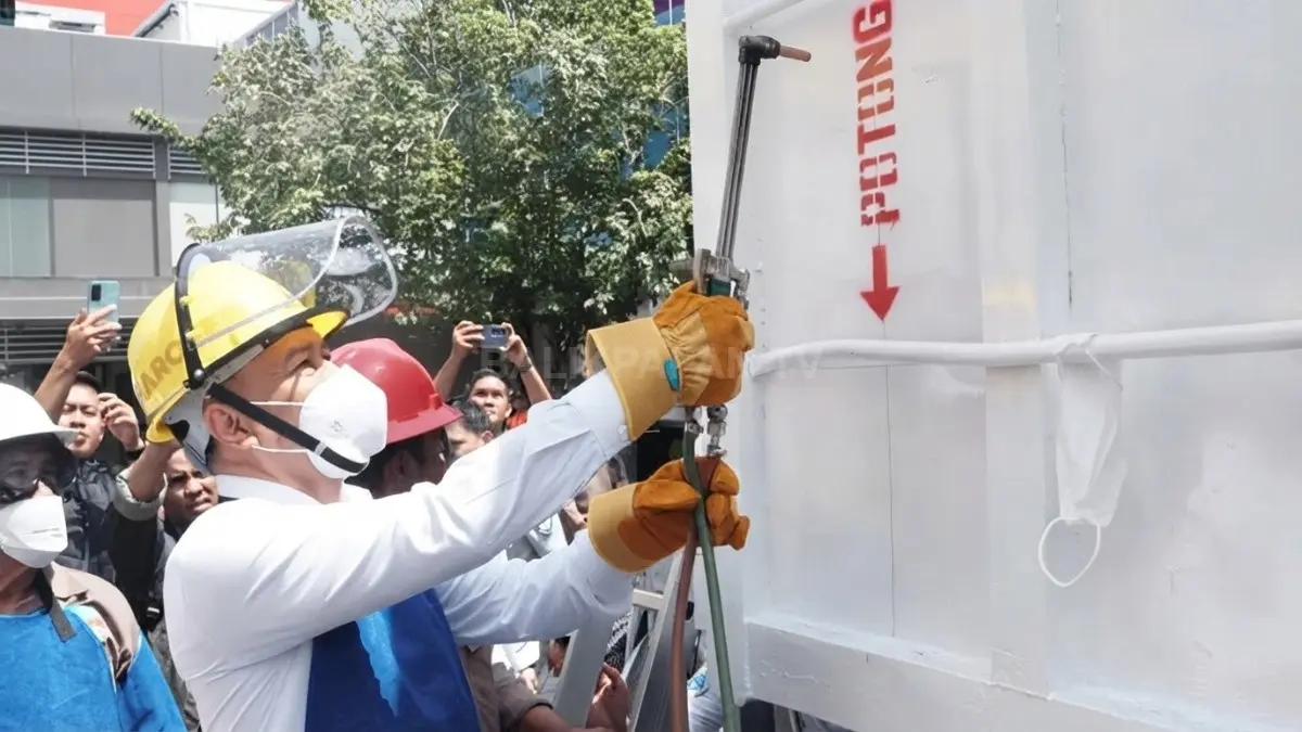 Kemenhub meninjau proses normalisasi kendaraan angkutan barang ODOL di Plaza Balikpapan, Kalimantan Timur.