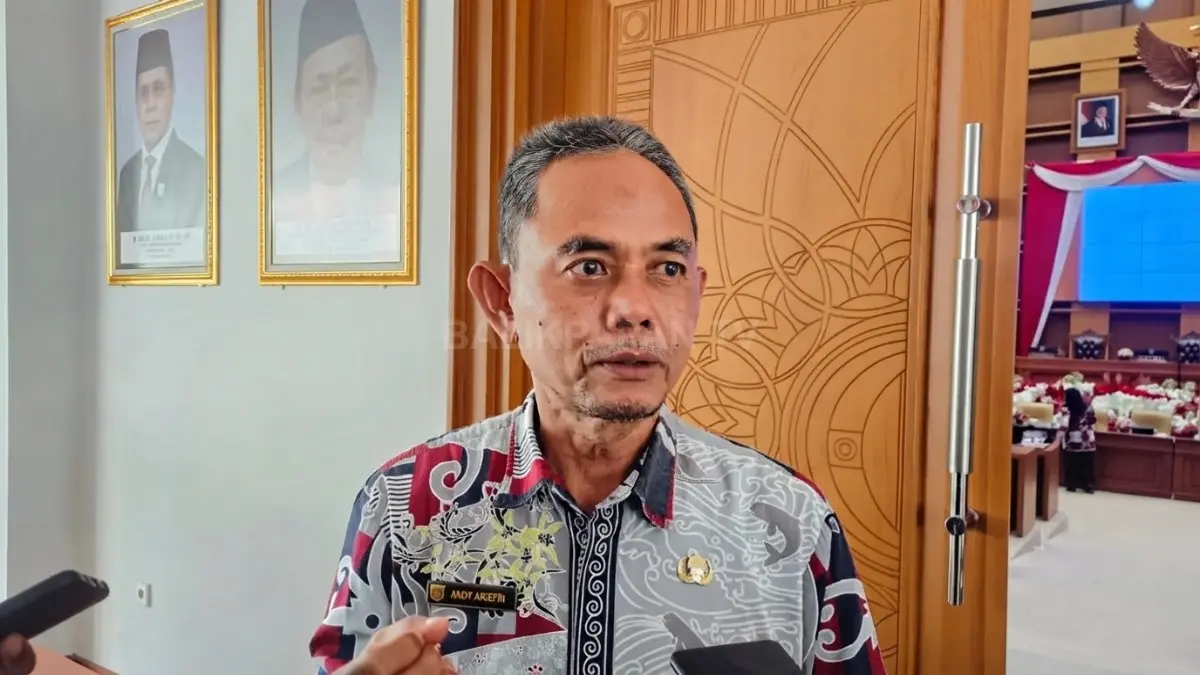 Sekretaris Disporapar Samarinda Andy Ariefin menyampaikan kajian ulang RIPPARDA 2025–2045 untuk pengembangan pariwisata daerah. (DOK. HAFIZ/KP)