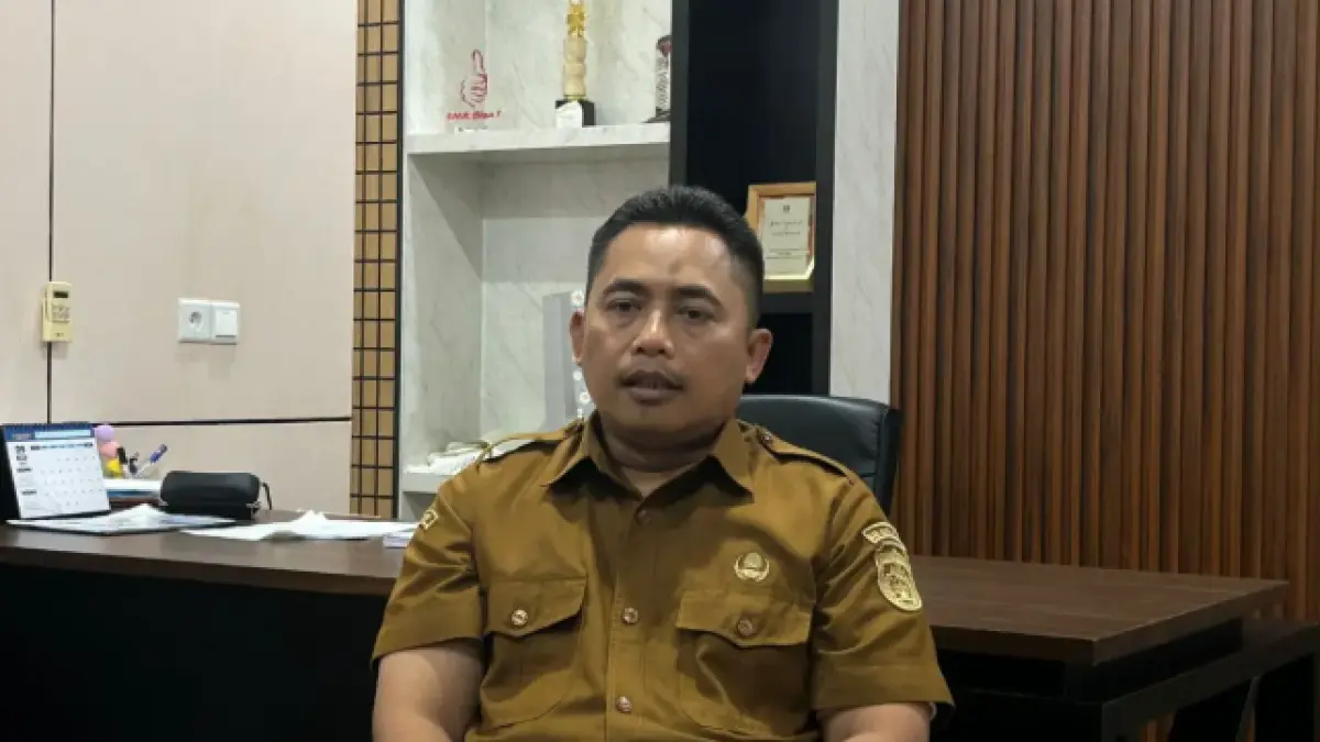 Musim kemarau mulai mengancam petani di Kutai Timur, terutama yang baru memasuki masa tanam. Kekeringan selama sekitar sebulan membuat ketersediaan air menjadi persoalan dan meningkatkan risiko gagal panen. Pemerintah daerah pun menyiapkan sejumlah langkah untuk membantu petani menghadapi kondisi tersebut. (JUFRIADI/KP)