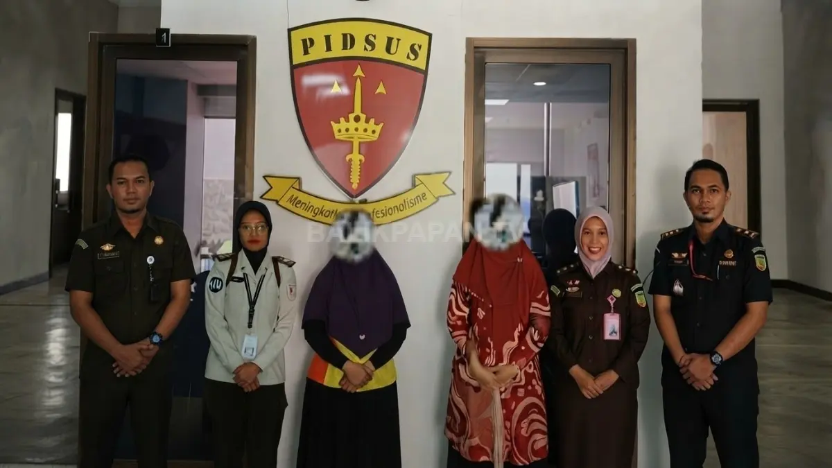 Dua tersangka dugaan korupsi BLKI Balikpapan diserahkan Polda Kaltim kepada Kejati Kaltim dalam tahap II.