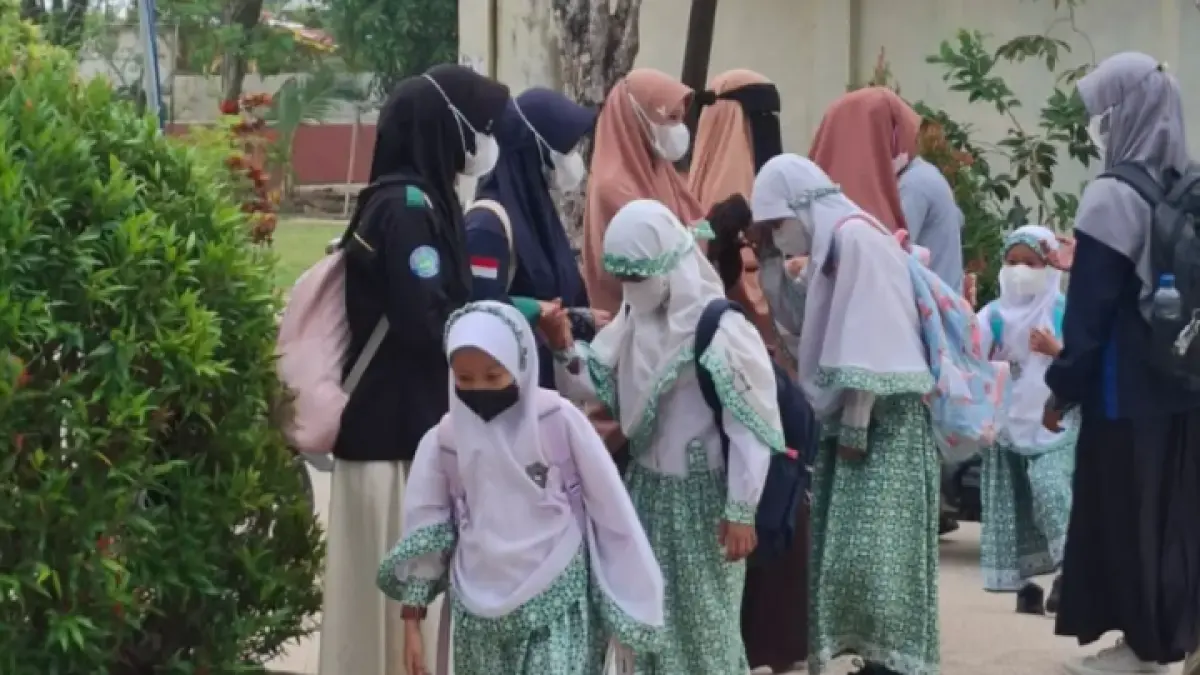 Kabut asap Tarakan membuat pembelajaran madrasah dan pesantren sementara dialihkan ke Belajar Dari Rumah. (AGUS DIAN ZAKARIA/RADAR TARAKAN)