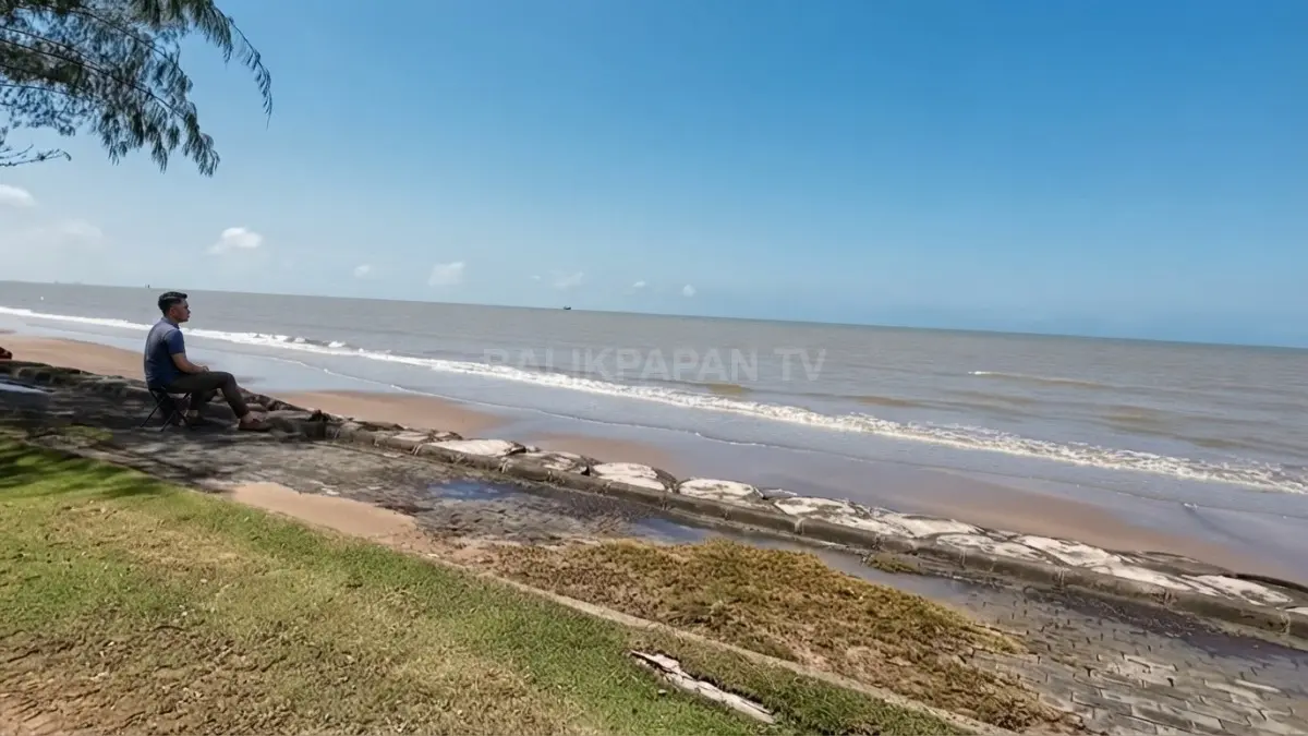 Pantai Tanjung Jumlai Penajam menghadirkan hamparan pesisir luas dengan pepohonan dan panorama laut Kalimantan Timur.