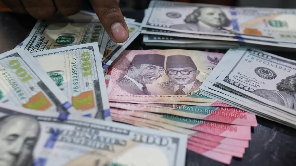Rupiah menguat setelah data tenaga kerja AS melemah, meski risiko global masih membayangi pasar [BTV:AI]