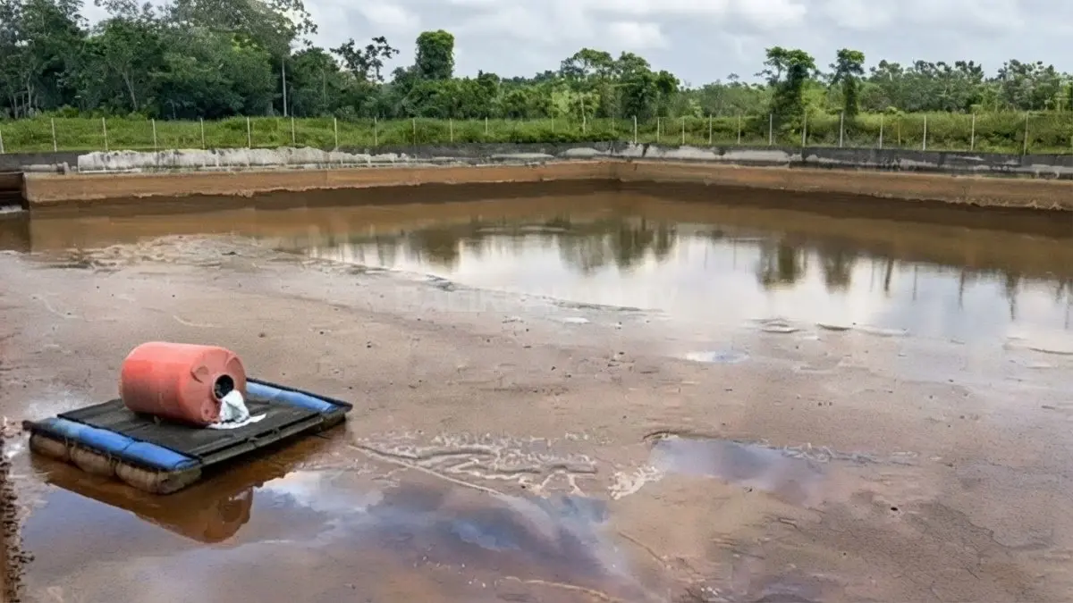 Kolam air IPA Unit Lawe-Lawe mulai mengering, menyebabkan distribusi air bersih ke sembilan desa dan kelurahan dihentikan sementara. (DOK. IST/KP)