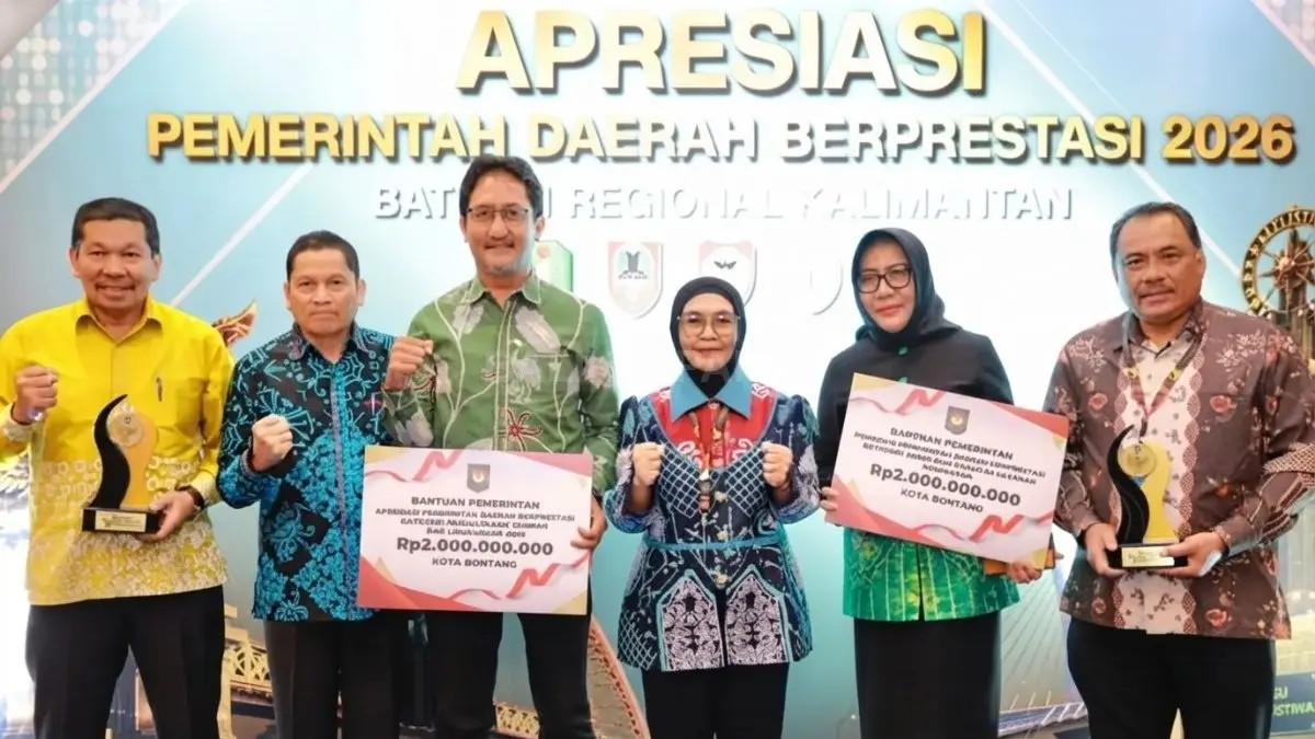 Wali Kota Bontang Neni Moerniaeni menerima apresiasi pemerintah pusat atas capaian bidang kesehatan dan pengelolaan lingkungan. (DOK. ADIEL KUNDHARA/KP)