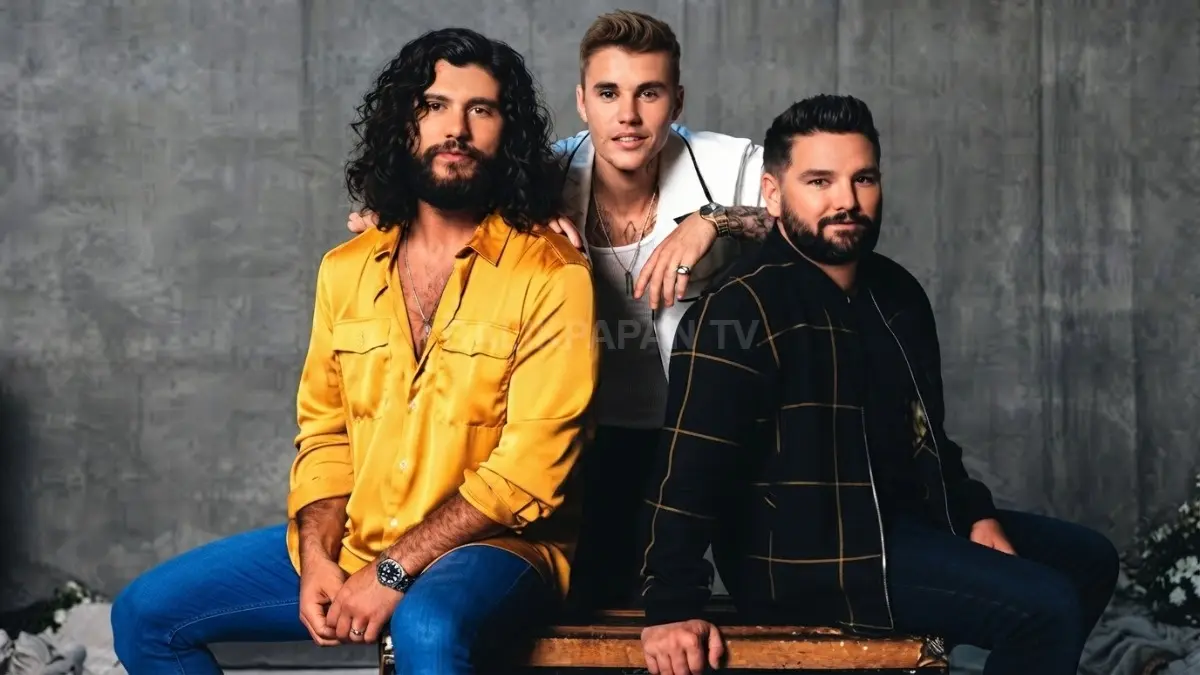 Potret kompak duo musisi Dan + Shay bersama Justin Bieber dalam sebuah sesi pemotretan. (BTV/Ai)