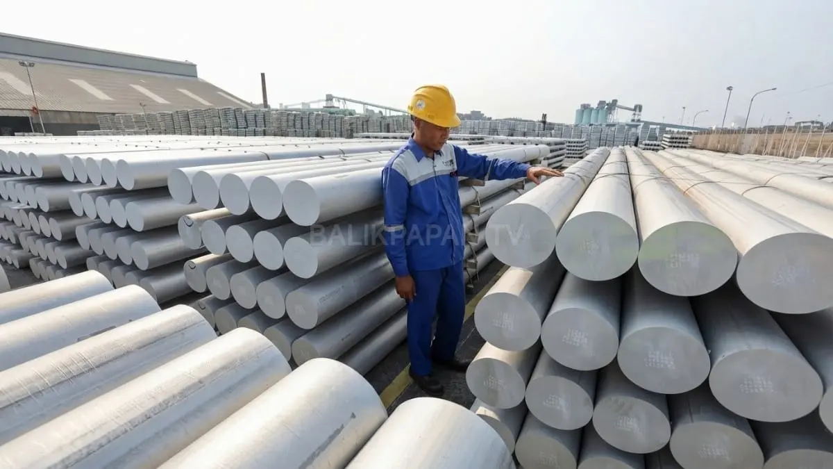 Rencana investasi Rusal membuka peluang hilirisasi aluminium Indonesia, mendorong perhatian investor terhadap bahan baku, energi, dan kapasitas produksi 