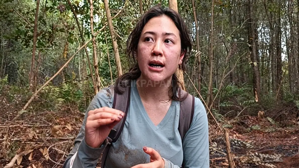Sherina Munaf membantu pemadaman karhutla di Kalimantan Tengah bersama tim lapangan dan relawan.
