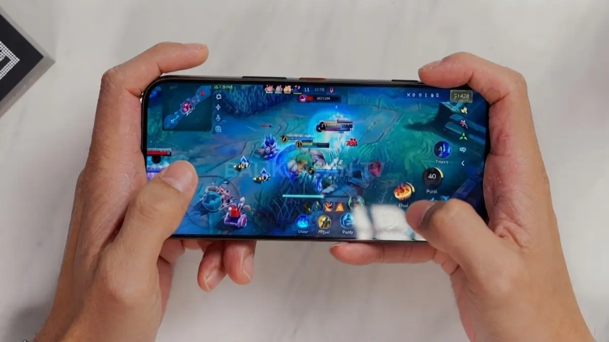 Tecno Pova 8 Pro mengusung desain gaming Live Matrix, RAM 8GB, kamera 50MP OIS, dan ultrawide 8MP (BTV/AI)