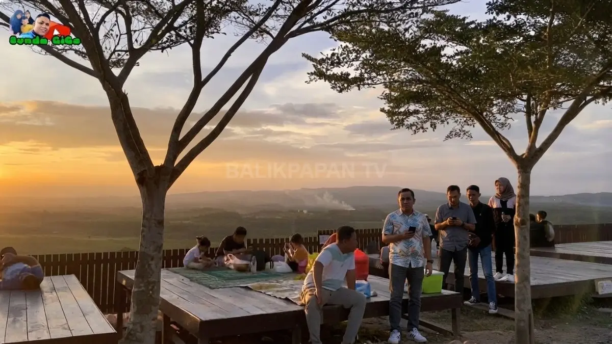 Panorama hijau dari Taman Bukit Pandang di kawasan Bukit Pelangi, Sangatta.