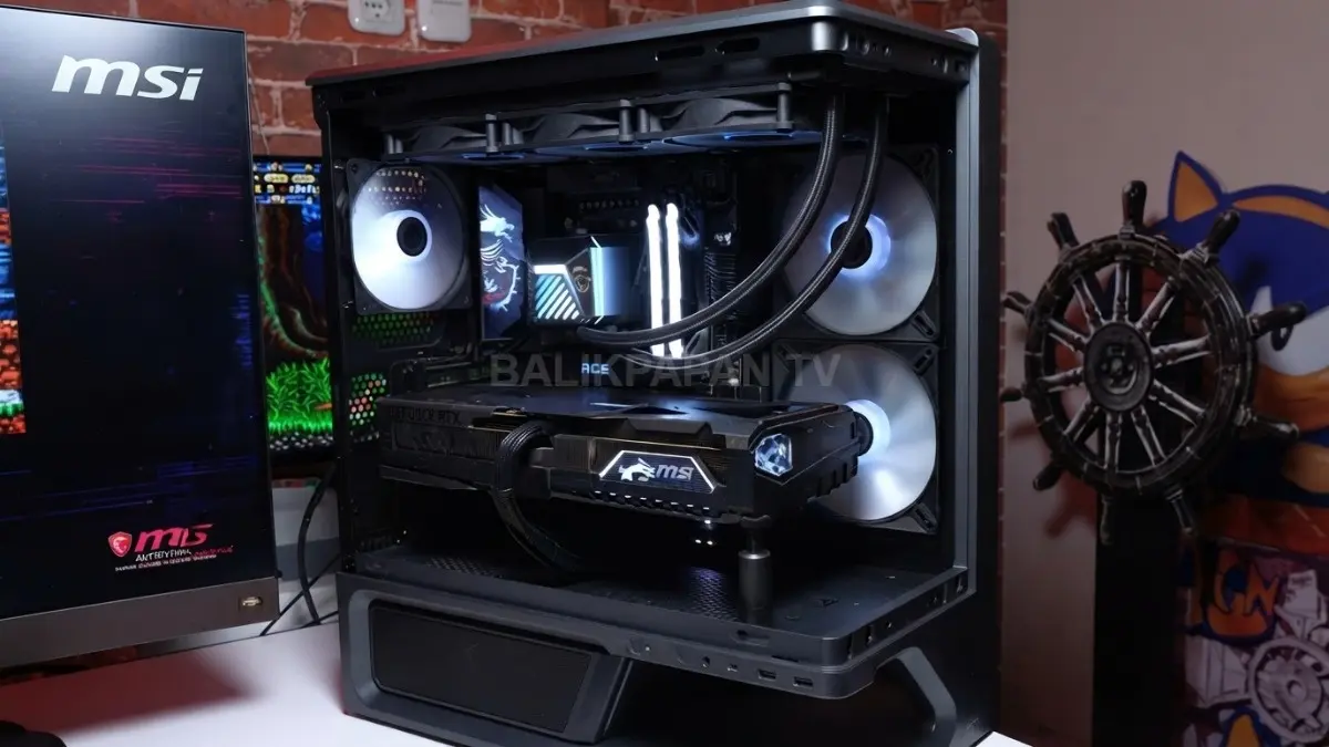 Casing MSI MPG VIXTA 300R mengandalkan floating base untuk airflow bawah dan menopang GPU besar (BTV/AI)