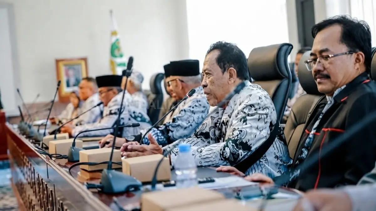 Pemerintah Kaltim membahas penempatan dan kebutuhan formasi guru di berbagai wilayah.