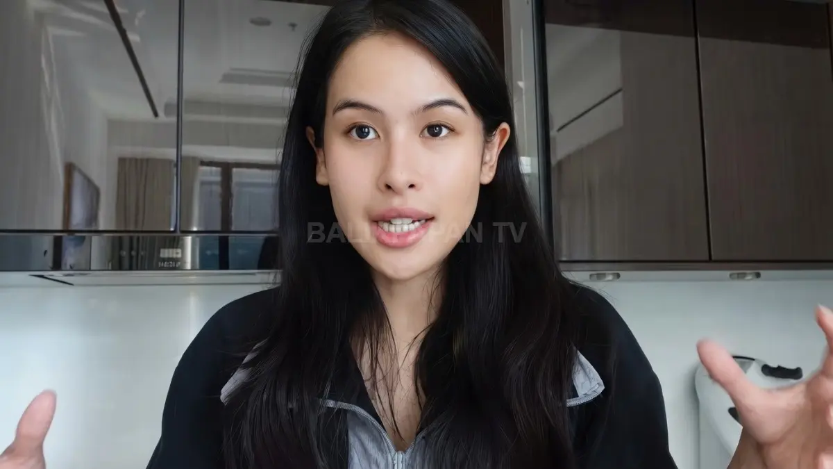 Maudy Ayunda dalam potret terbaru saat video mindfulness-nya menjadi sorotan warganet