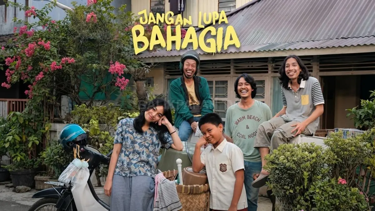 Poster film Jangan Lupa Bahagia yang menampilkan kisah keluarga tiga bersaudara. (BTVAI)