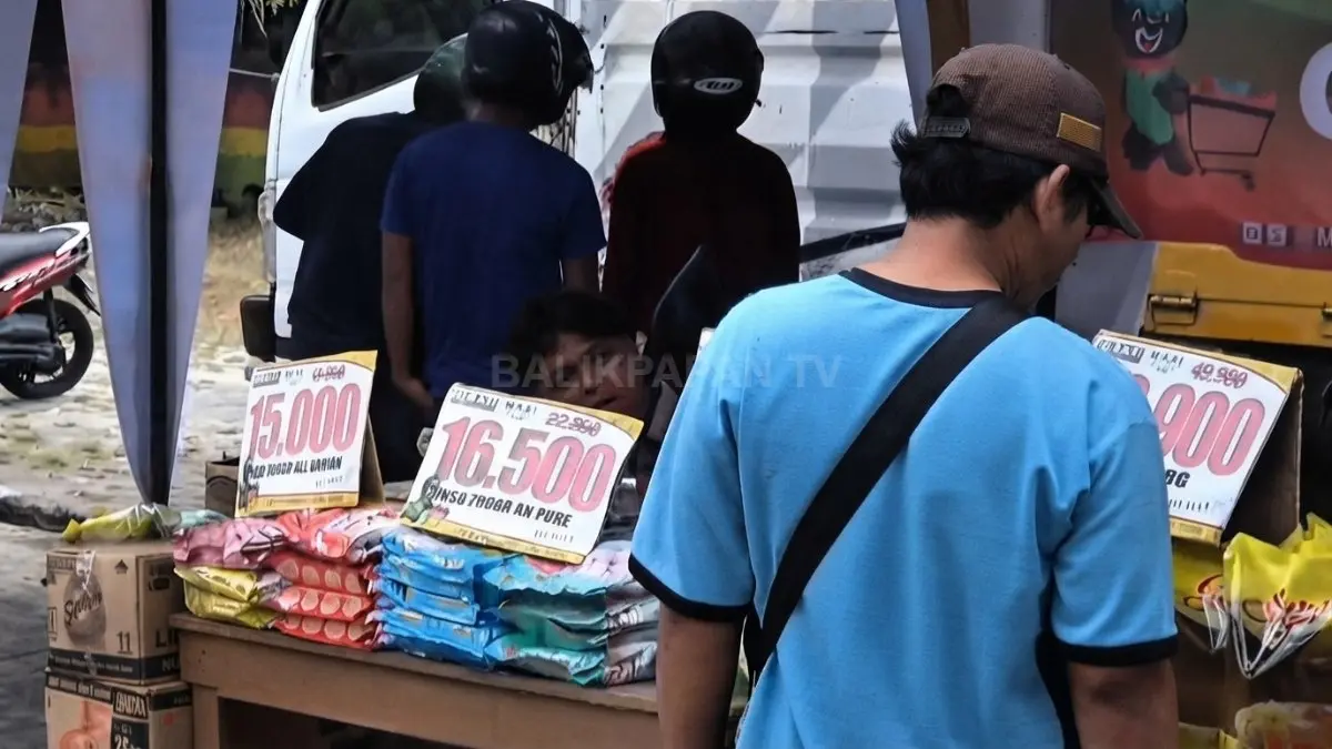 Diskukmperindag PPU menyiapkan operasi pasar jelang Nataru 2026/2027 untuk menjaga harga dan ketersediaan bahan pokok. (Sumber: YouTube Balikpapan TV)