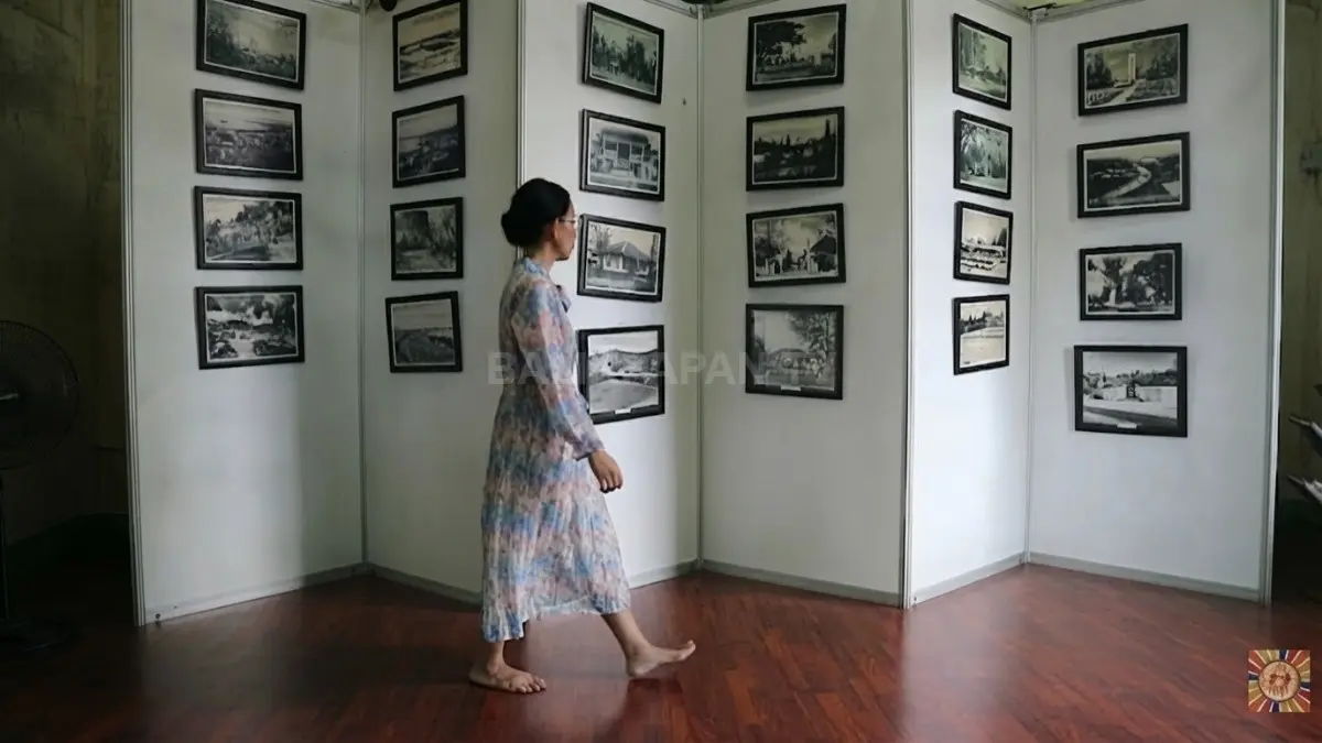 Interior rumah utama Rumah Dahor menghadirkan suasana tempo dulu yang mendukung kegiatan wisata sejarah dan edukasi.