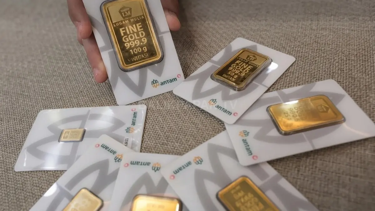 Harga emas Antam turun tipis, buyback naik, dan selisih harga mencapai Rp155.000 per gram