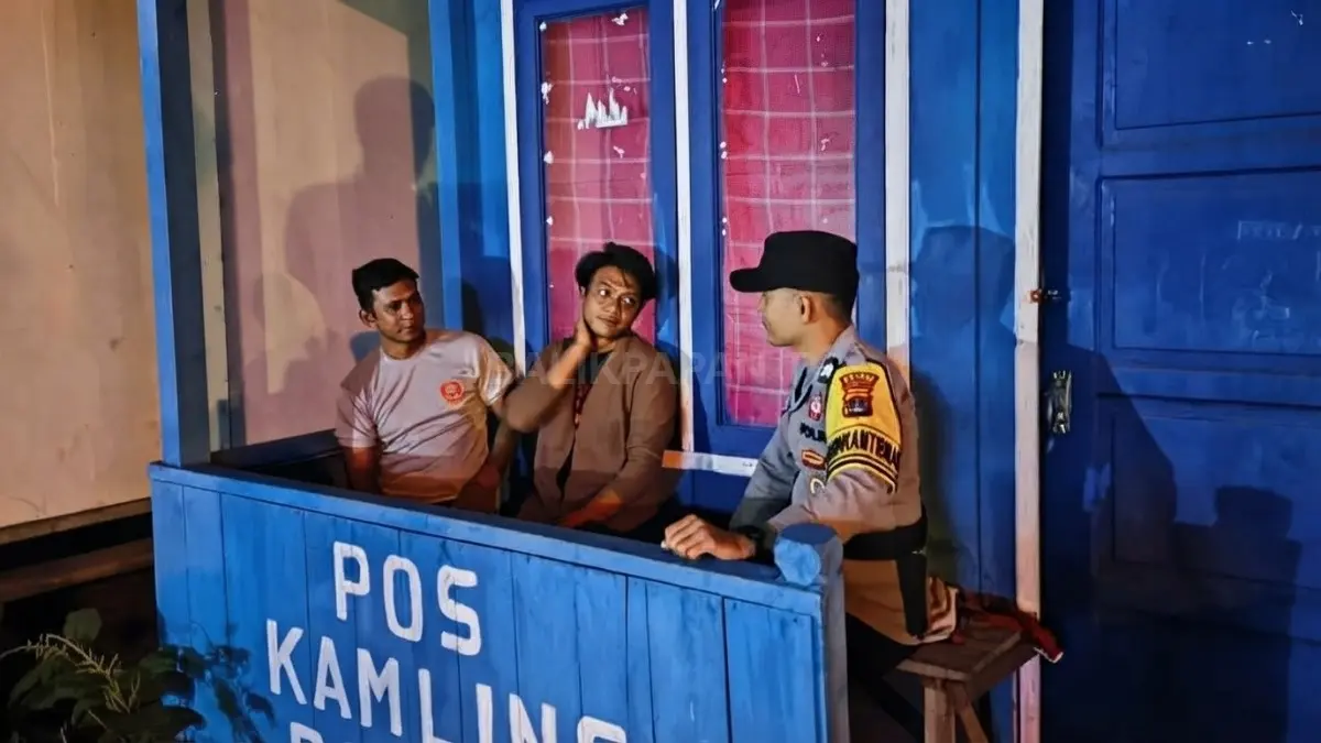 Bhabinkamtibmas Polsek Sesayap menyambangi masyarakat untuk menyampaikan imbauan pencegahan kebakaran hutan dan lahan di Tana Tidung.