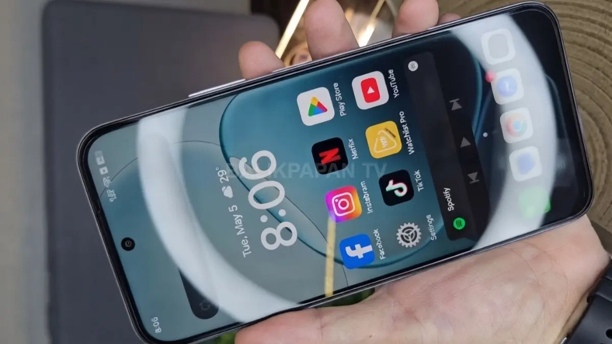 Oppo A6 membawa Snapdragon 685 dan baterai 6.500 mAh, sementara A6T 4G menawarkan layar 120 Hz (BTV/AI)