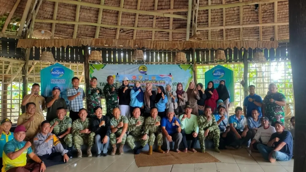 Warga Teritip mengikuti penyuluhan TNI-Polri tentang pencegahan kebakaran hutan dan lahan. (DOK. SUYONO/BALPOS)