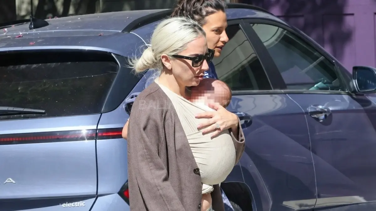 Lady Gaga dan Michael Polansky menyambut putri pertama mereka, Rose Bean, membawa babak baru dalam perjalanan keluarga sang penyanyi
